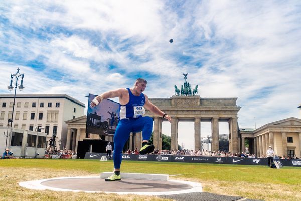 Timo Northoff (TV Wattenscheid 01) beim Kugelstossen waehrend der deutschen Leichtathletik-Meisterschaften auf dem Pariser Platz am 24.06.2022 in Berlin